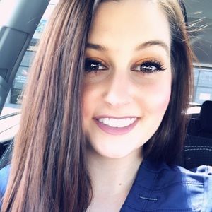 Meet your Posher, Olivia